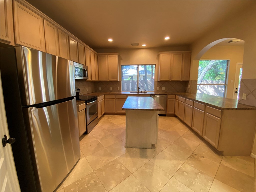 main property photo 5