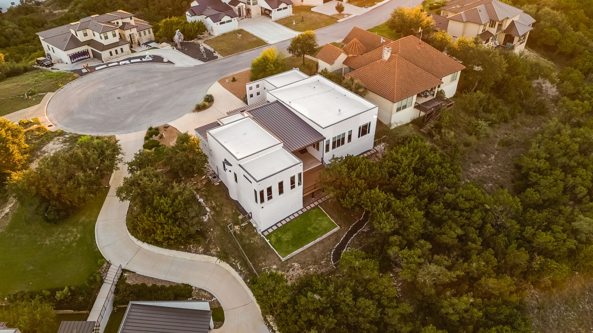 main property photo 33