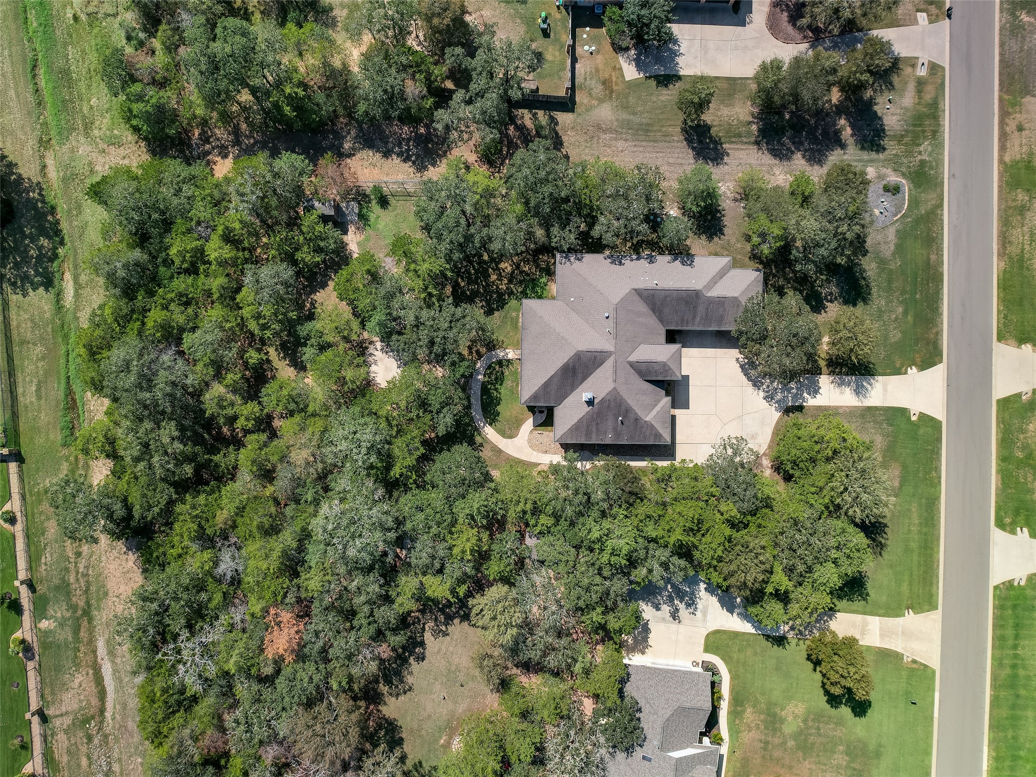 main property photo 24