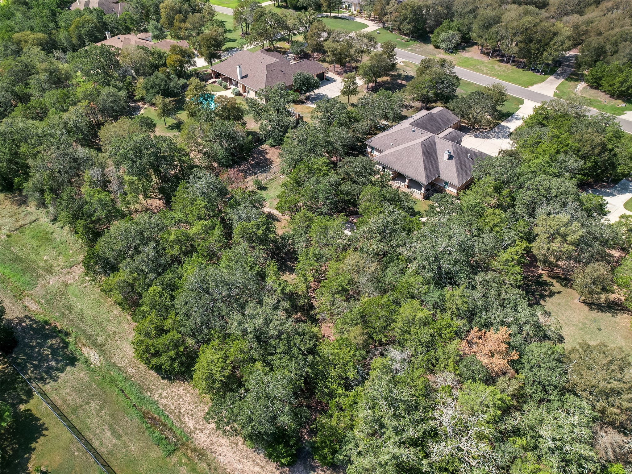 main property photo 29