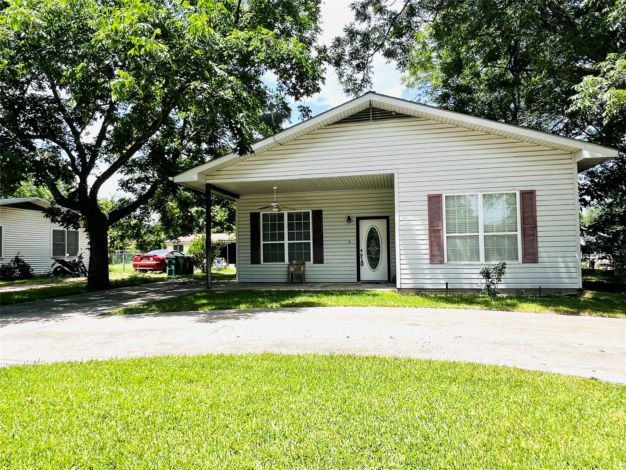 main property photo 15