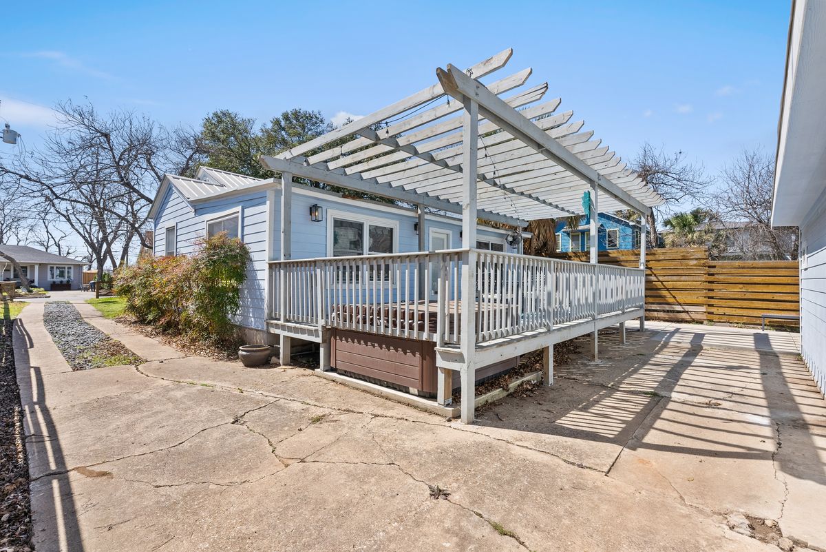 main property photo 14