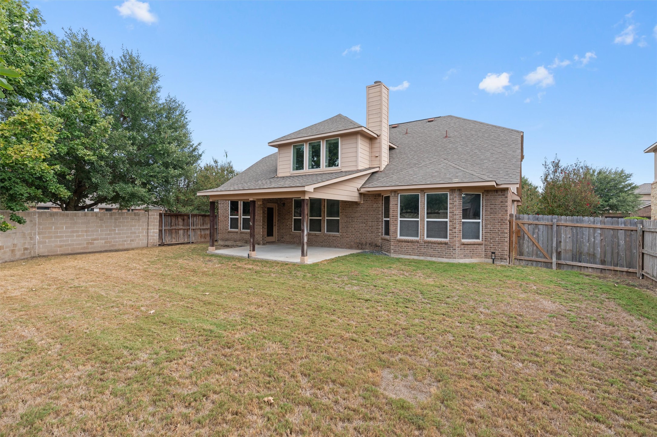 main property photo 37