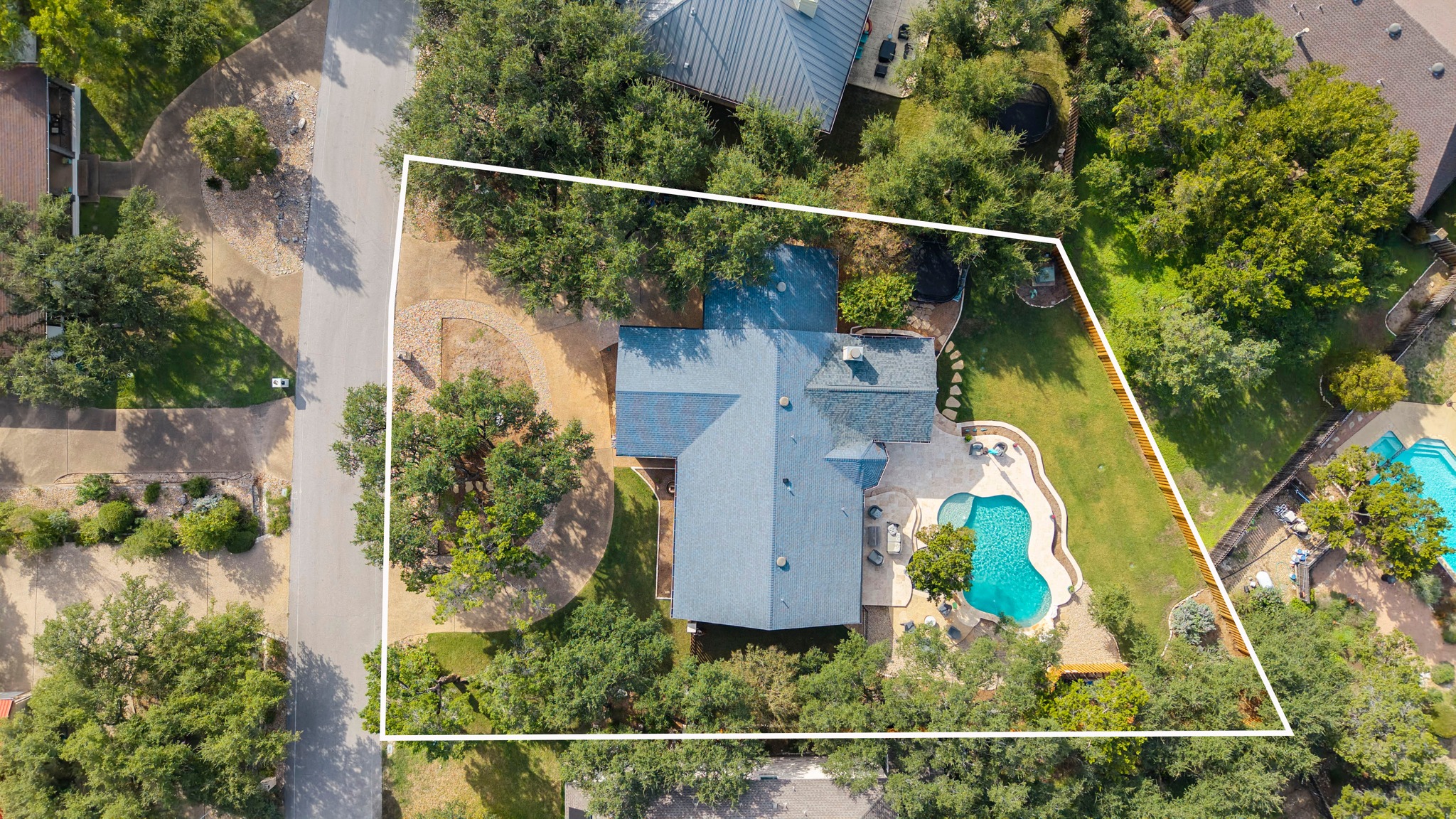 main property photo 34