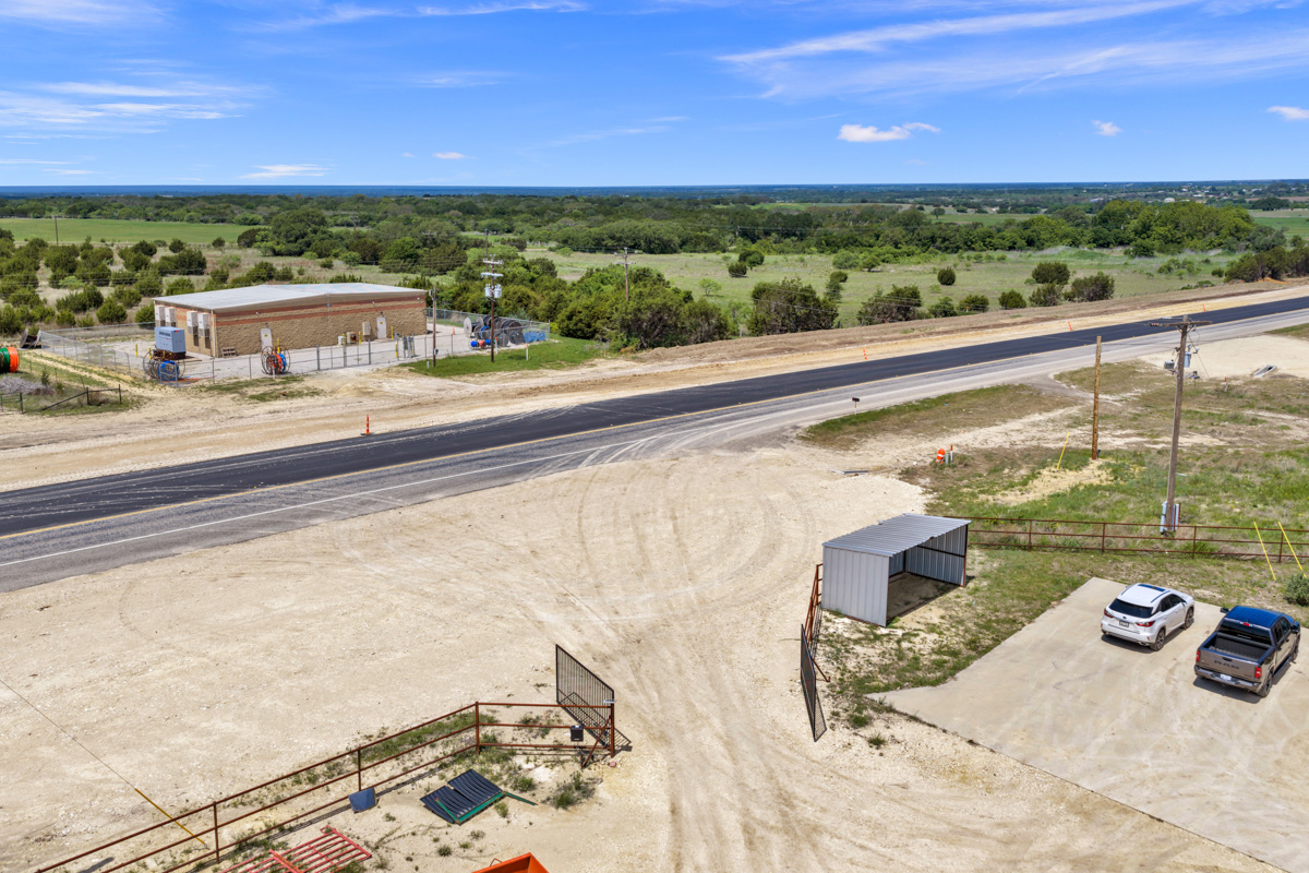 main property photo 32