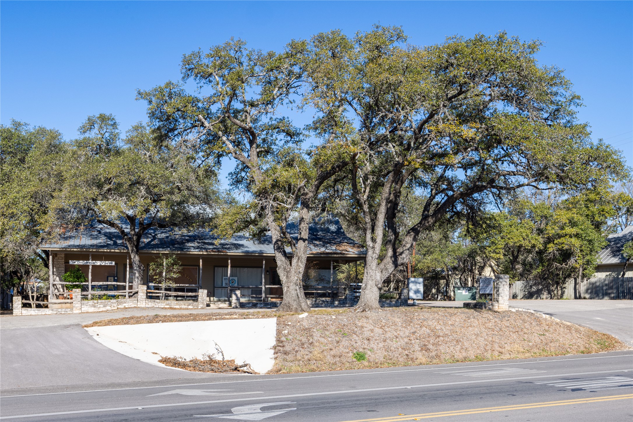 main property photo 9