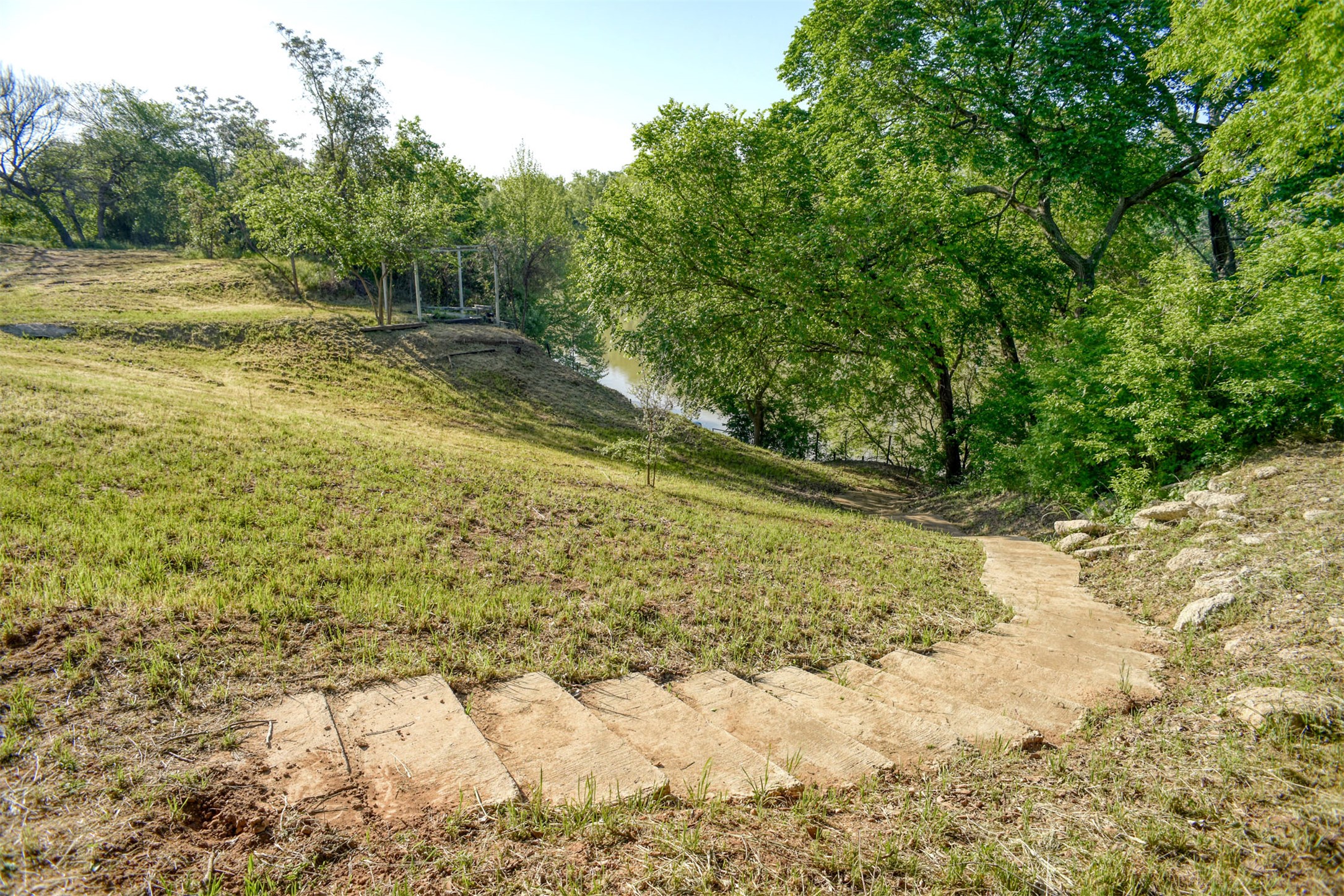 main property photo 26