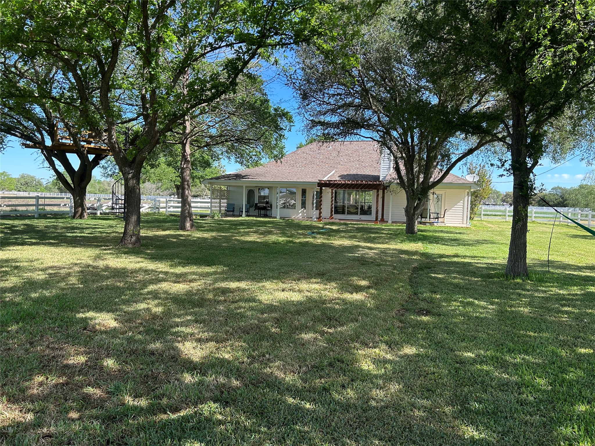 main property photo 39
