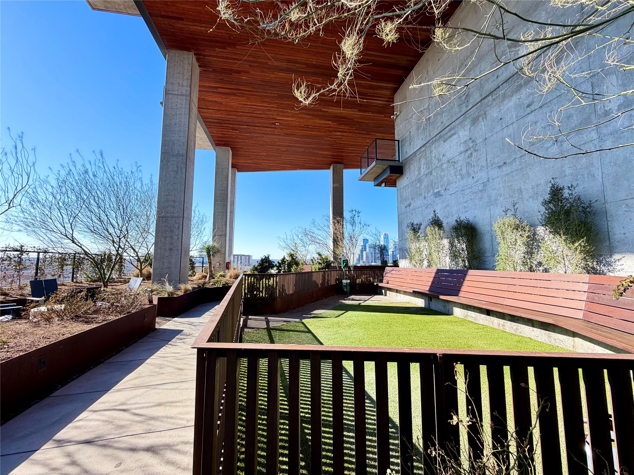 main property photo 30