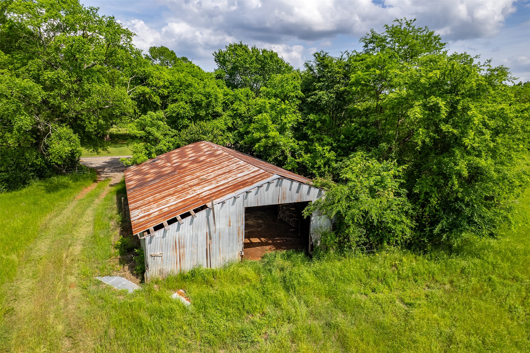 main property photo 23