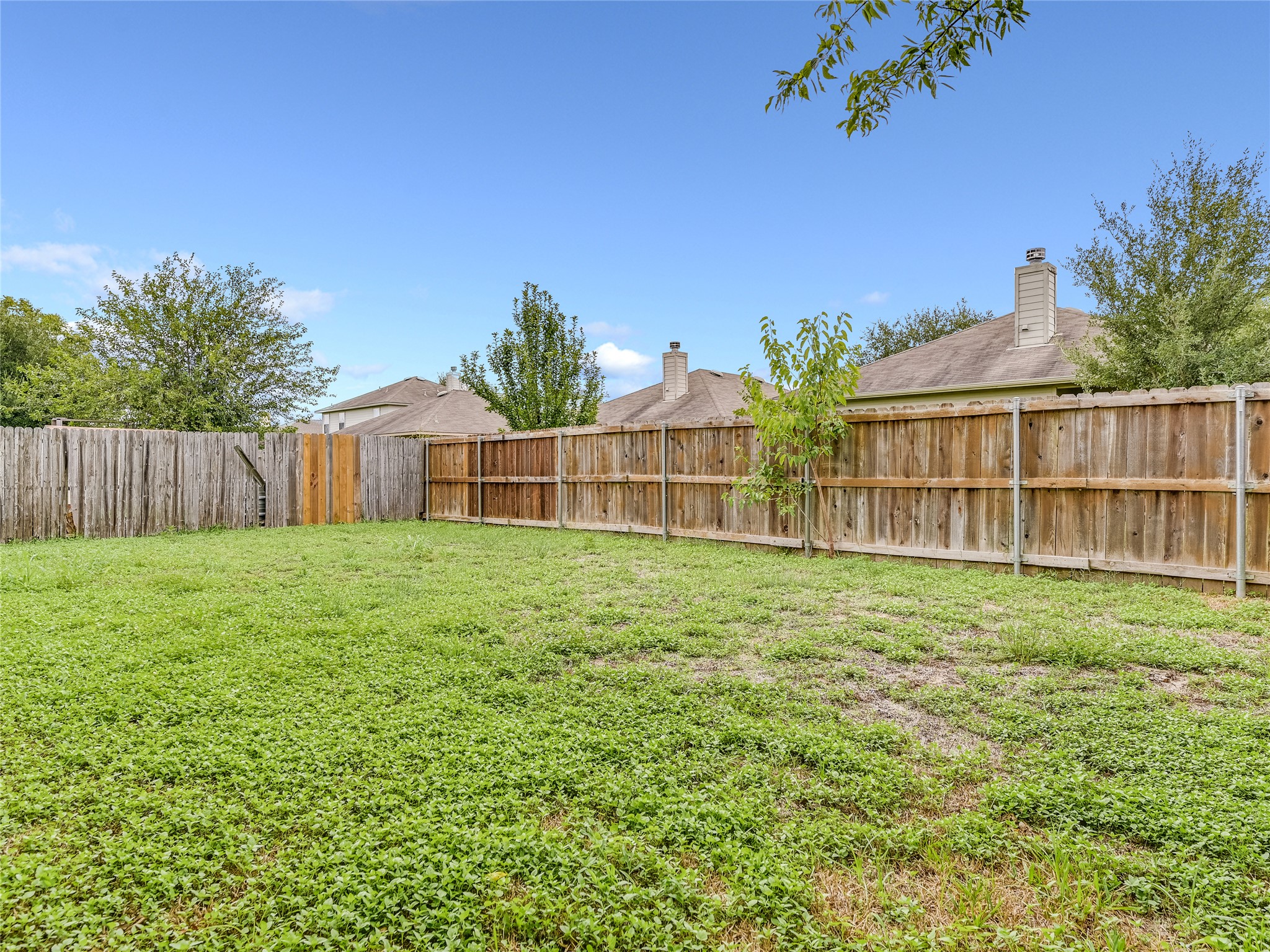 main property photo 20