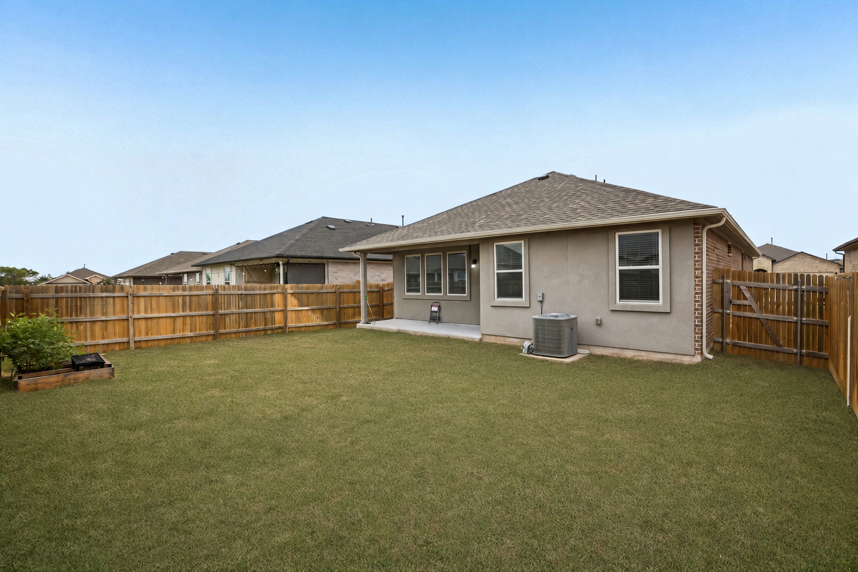 main property photo 23