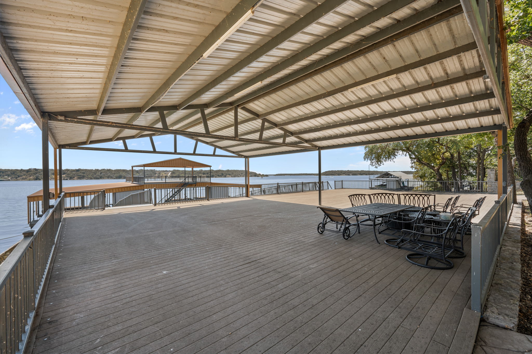 main property photo 27