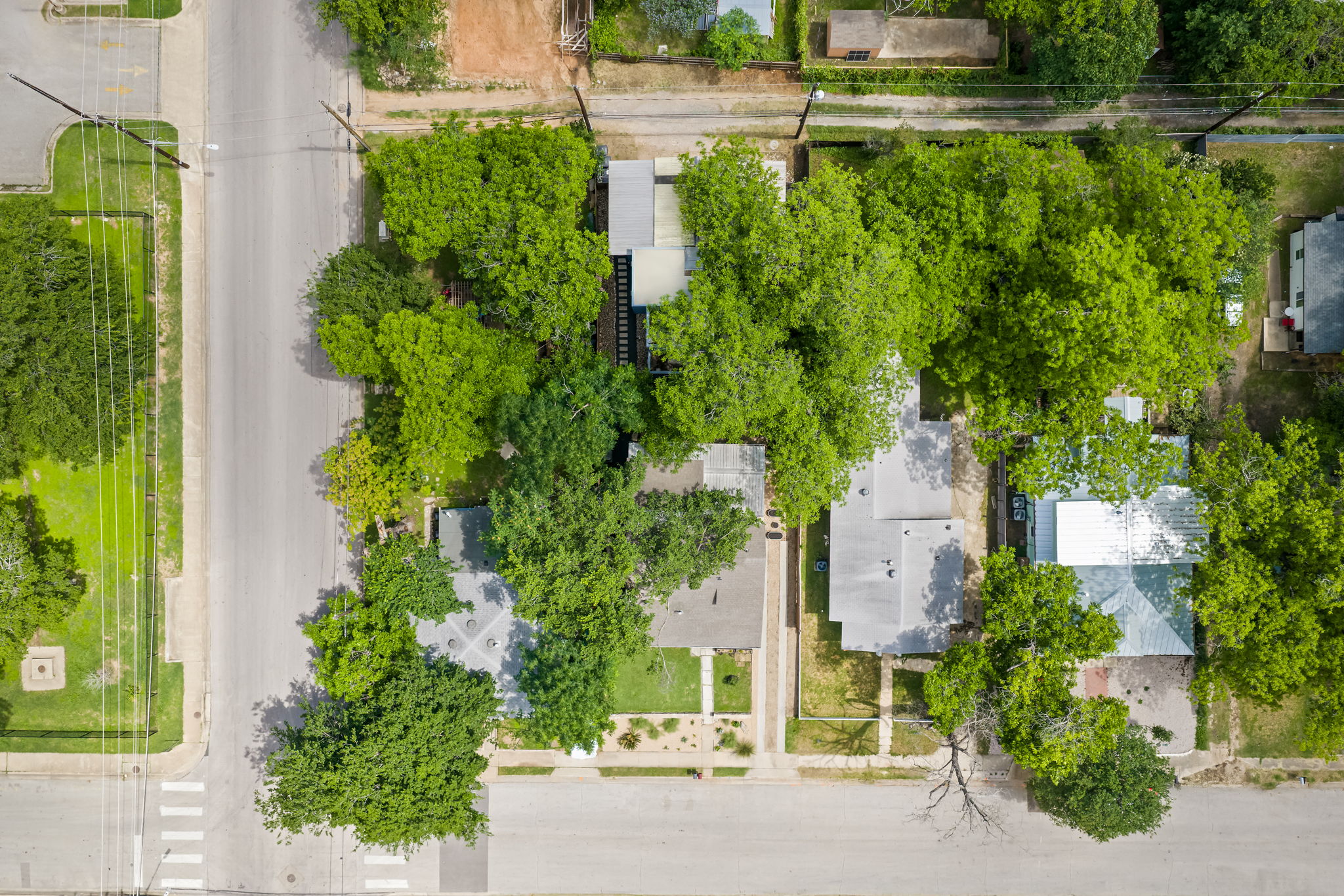 main property photo 25