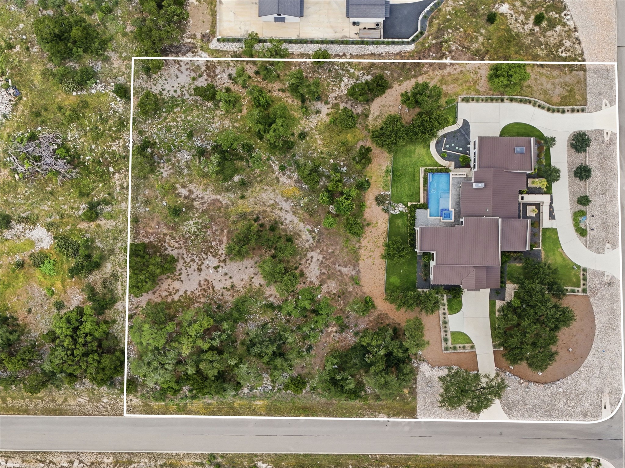 main property photo 35