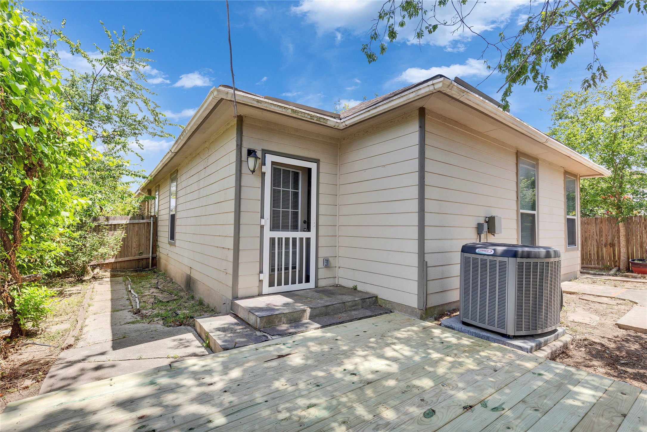 main property photo 24