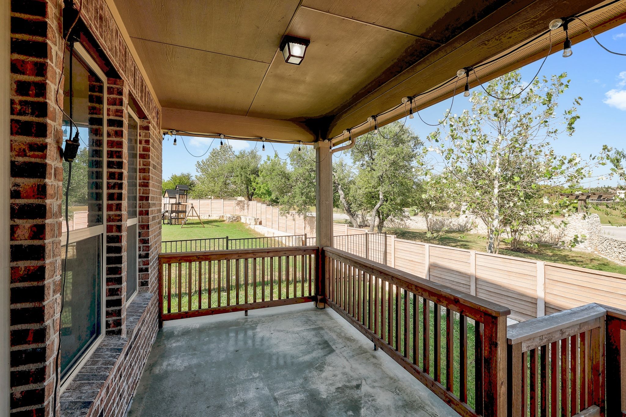 main property photo 27