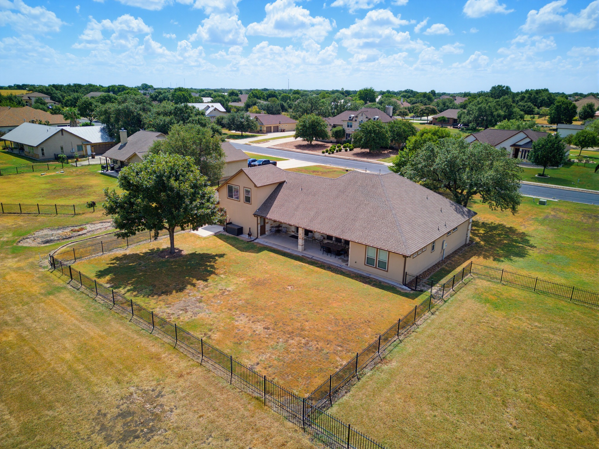 main property photo 29