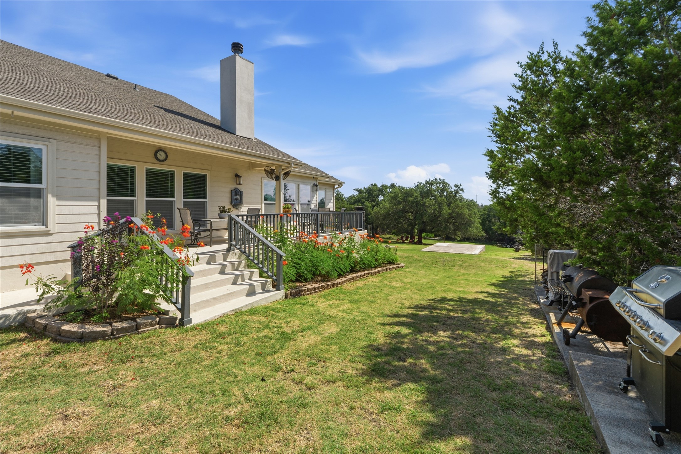 main property photo 31