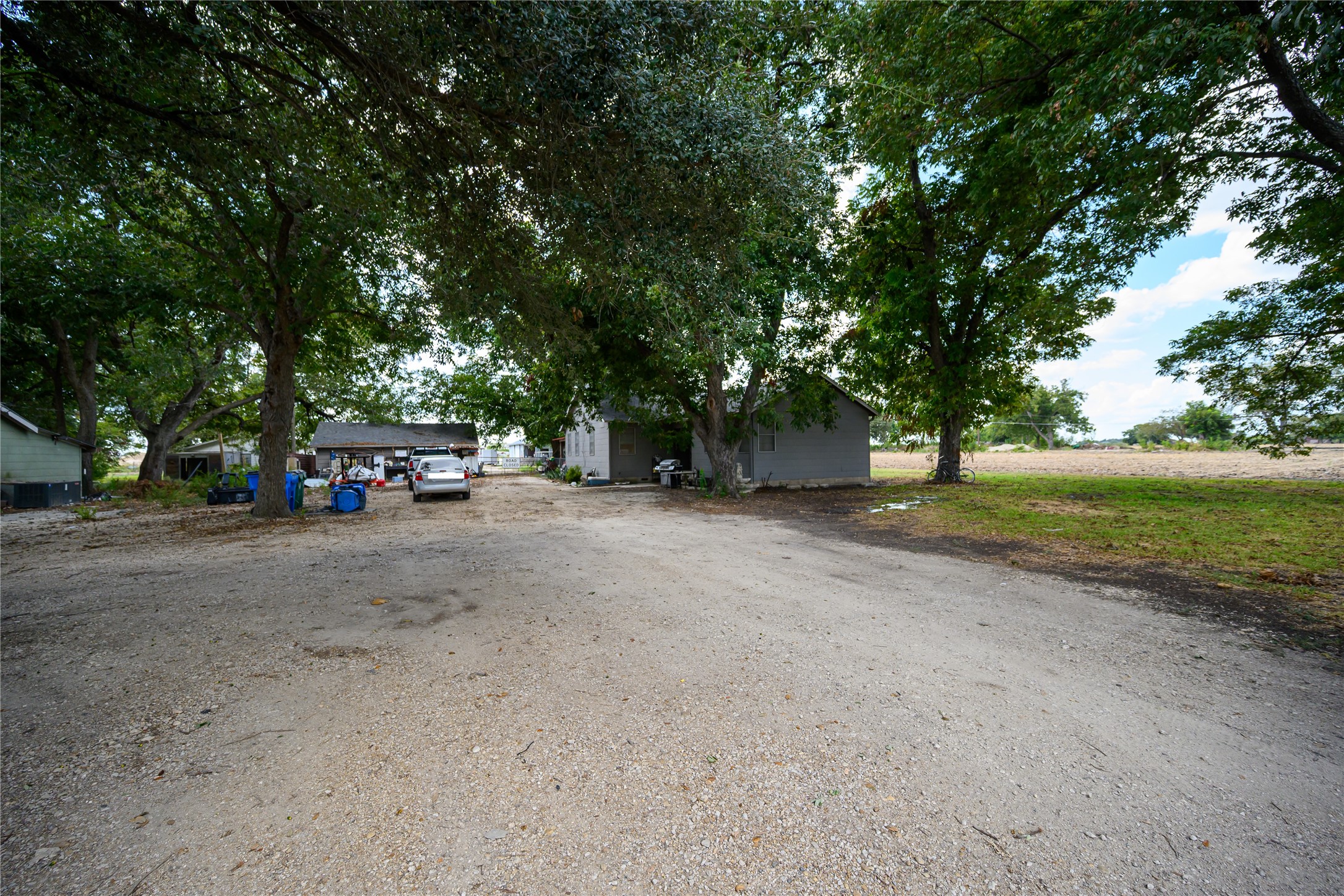 main property photo 11