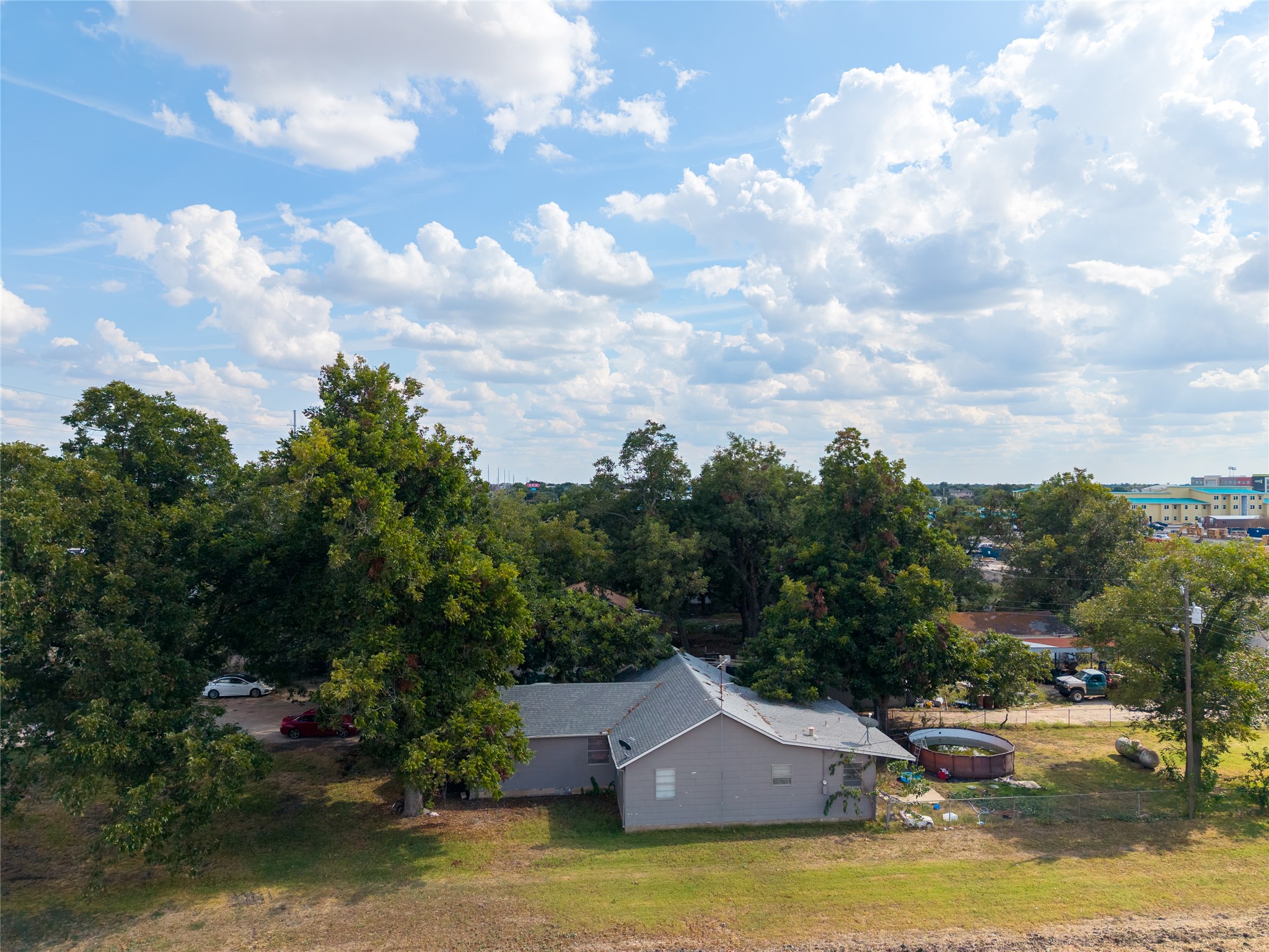 main property photo 6