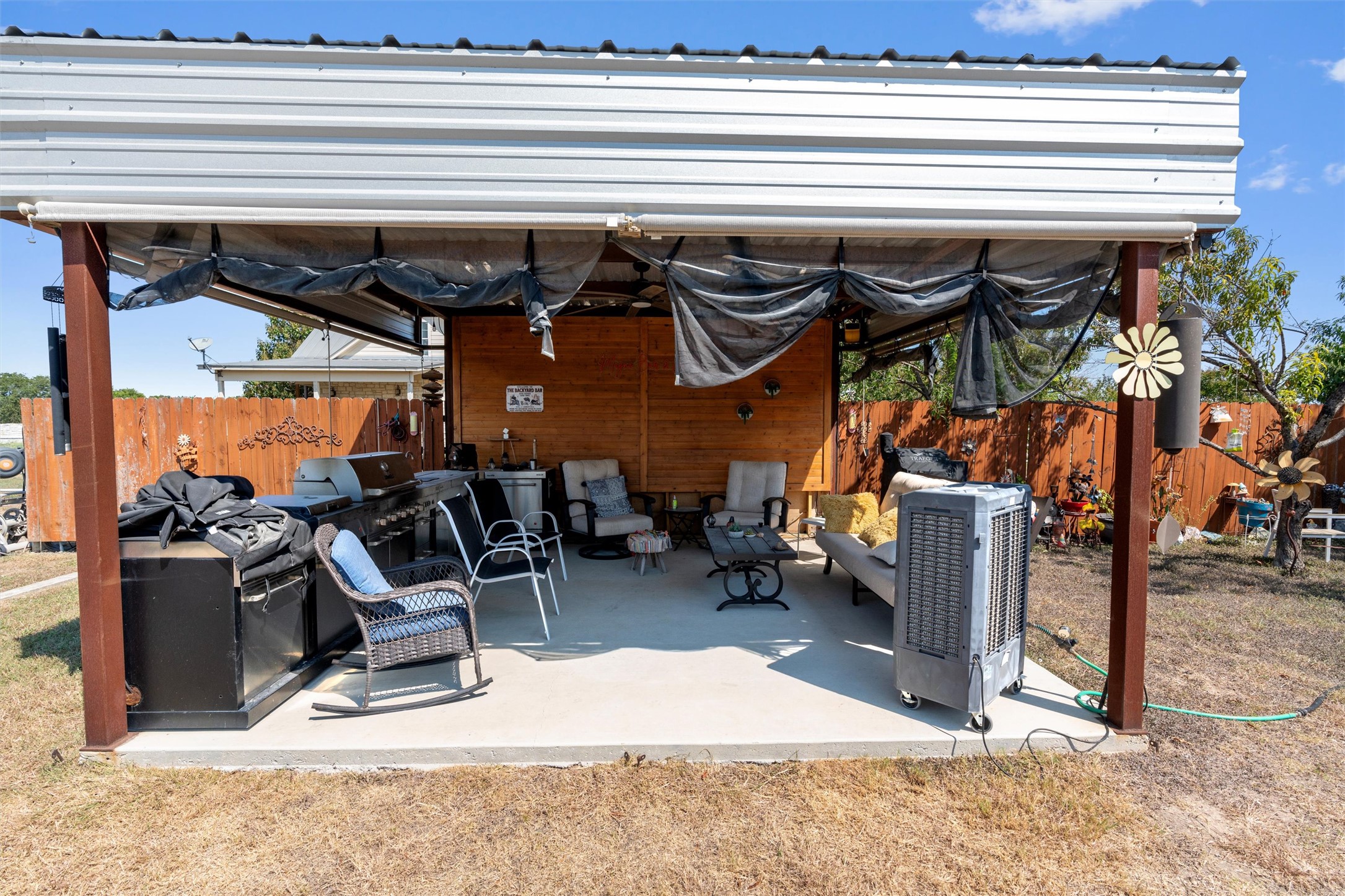 main property photo 17