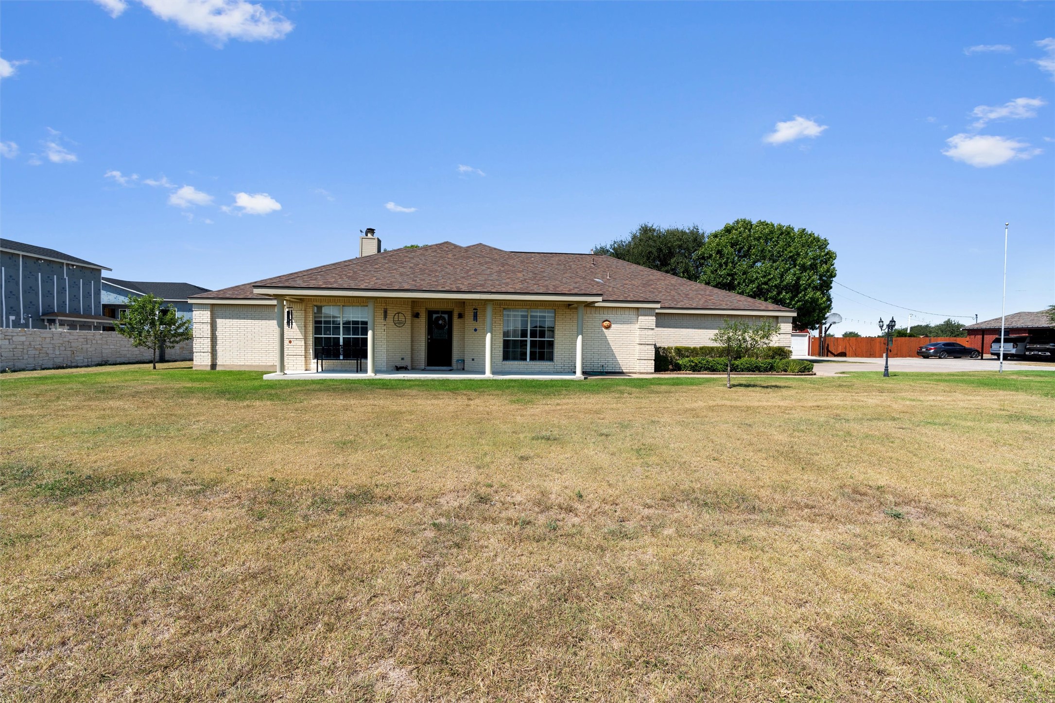 main property photo 18
