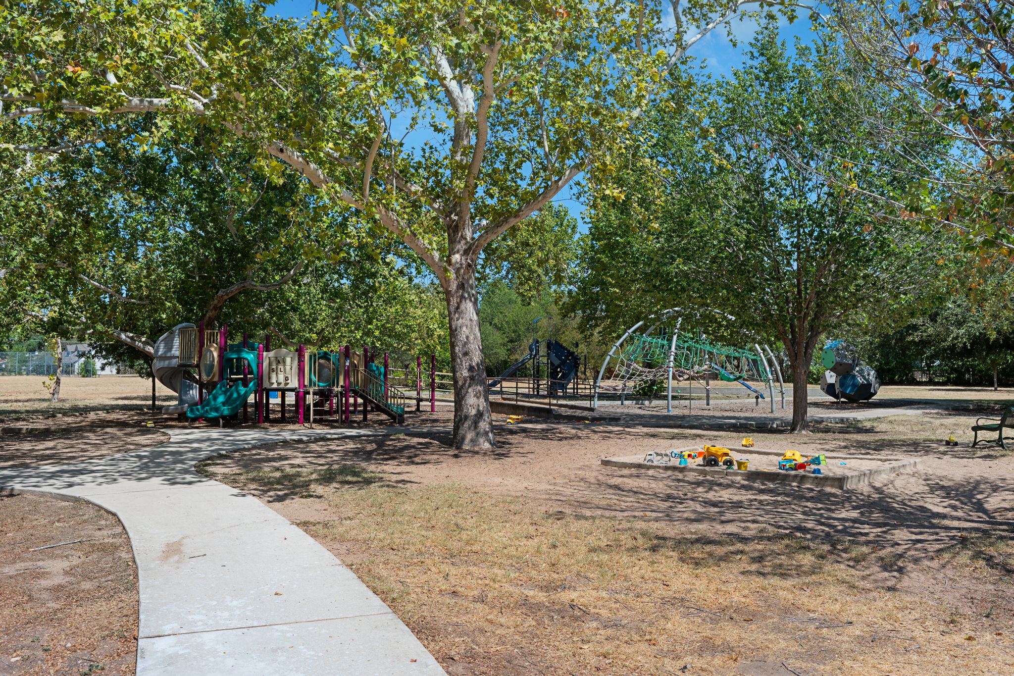 main property photo 37