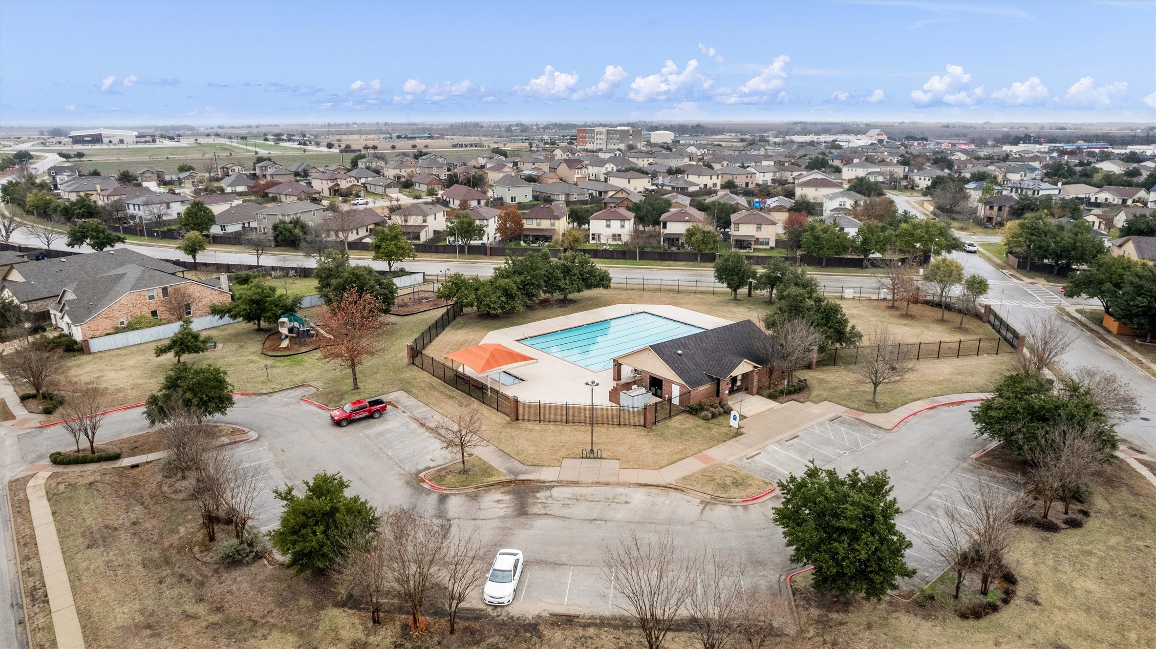 main property photo 30