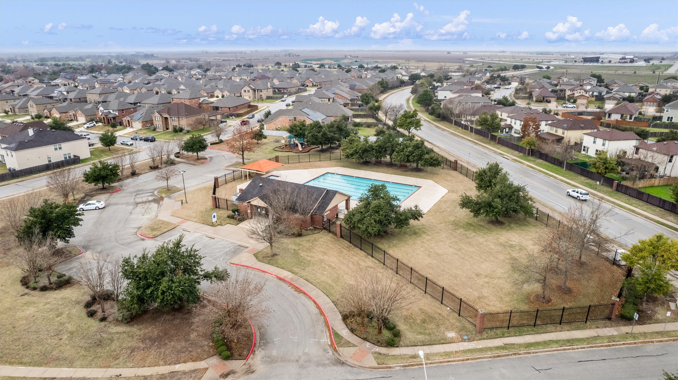 main property photo 32