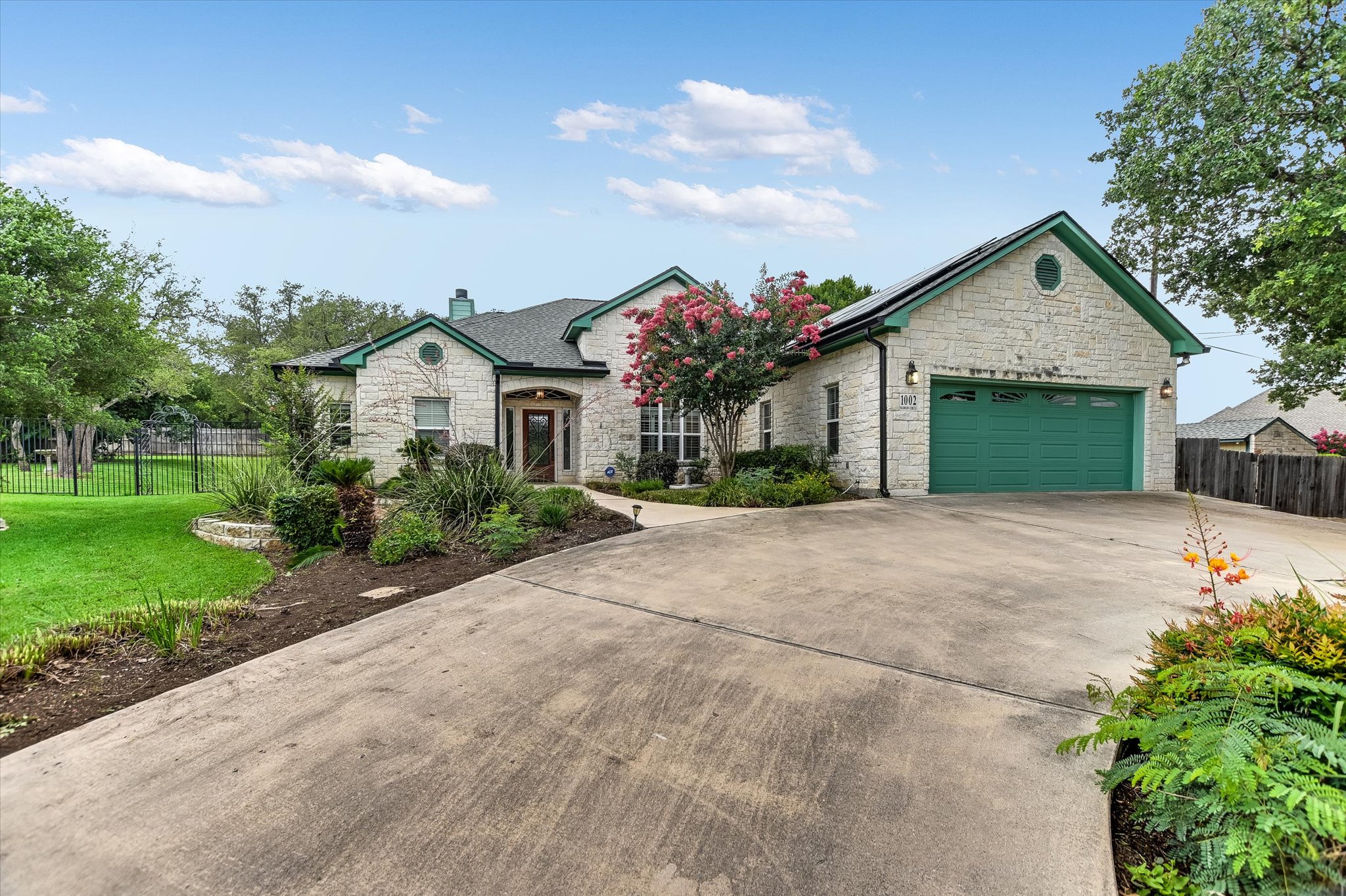main property photo 22