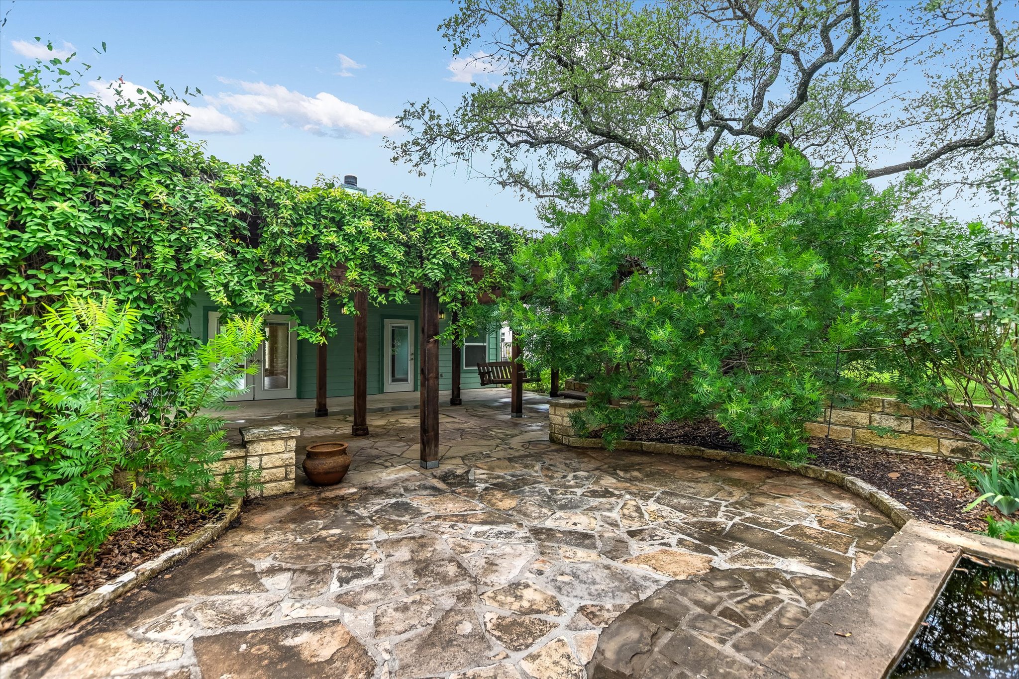 main property photo 8