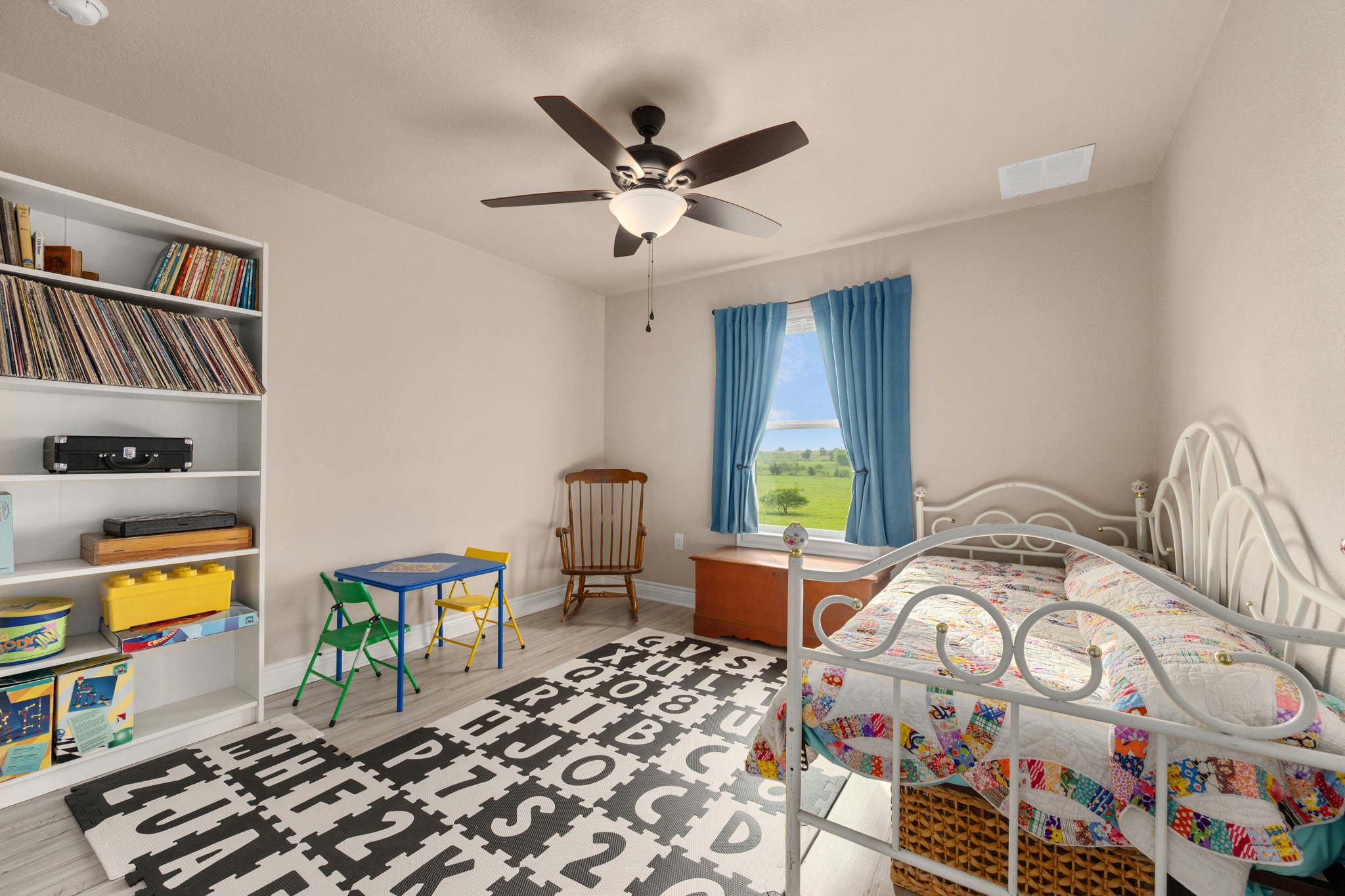 main property photo 23