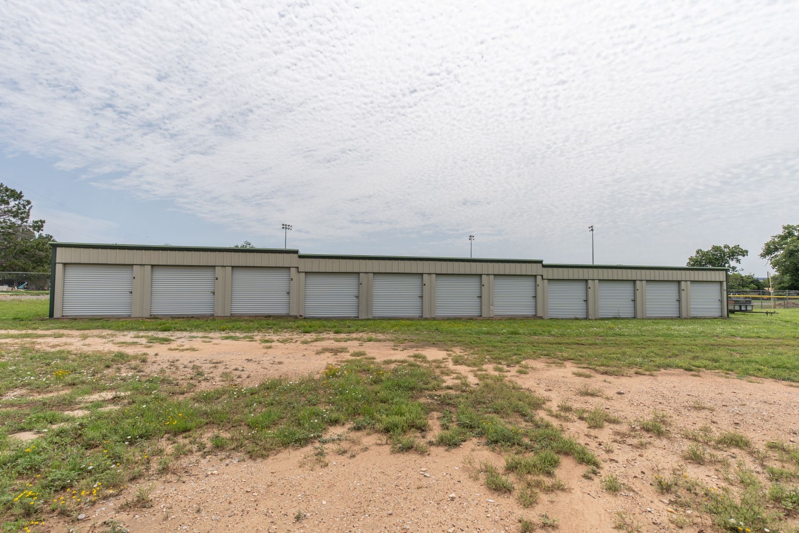 main property photo 11