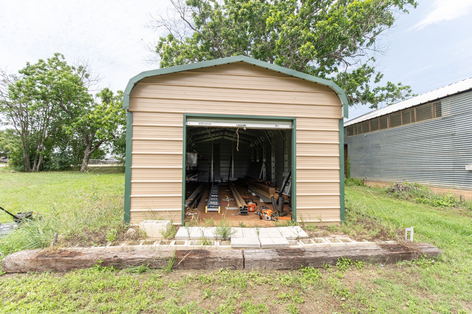 main property photo 9