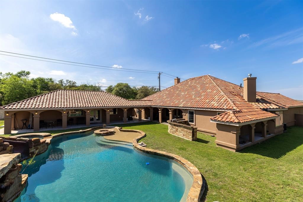 main property photo 17