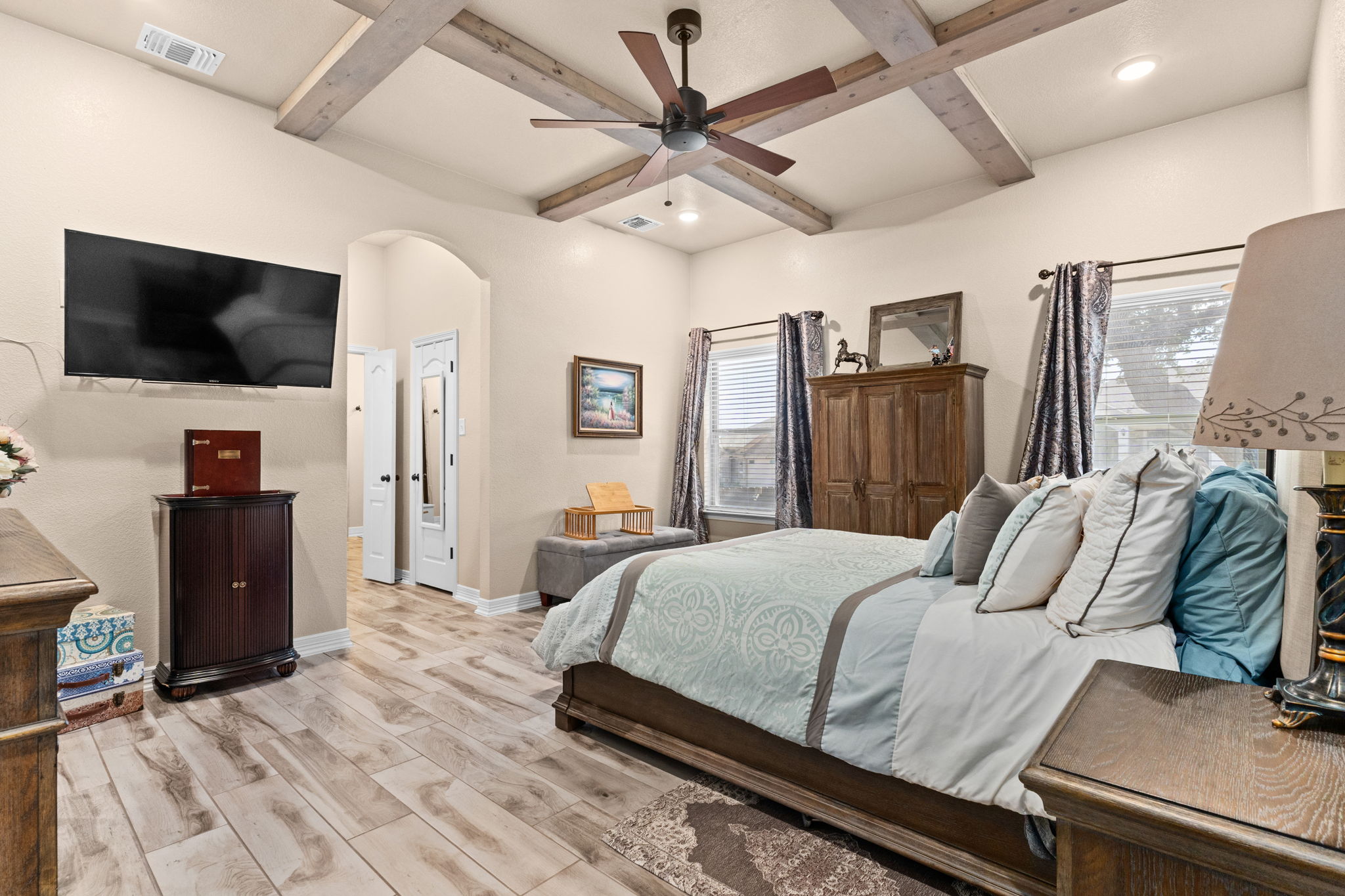 main property photo 13