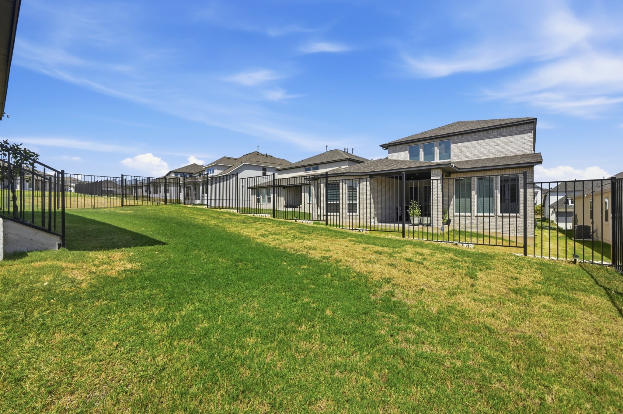 main property photo 34