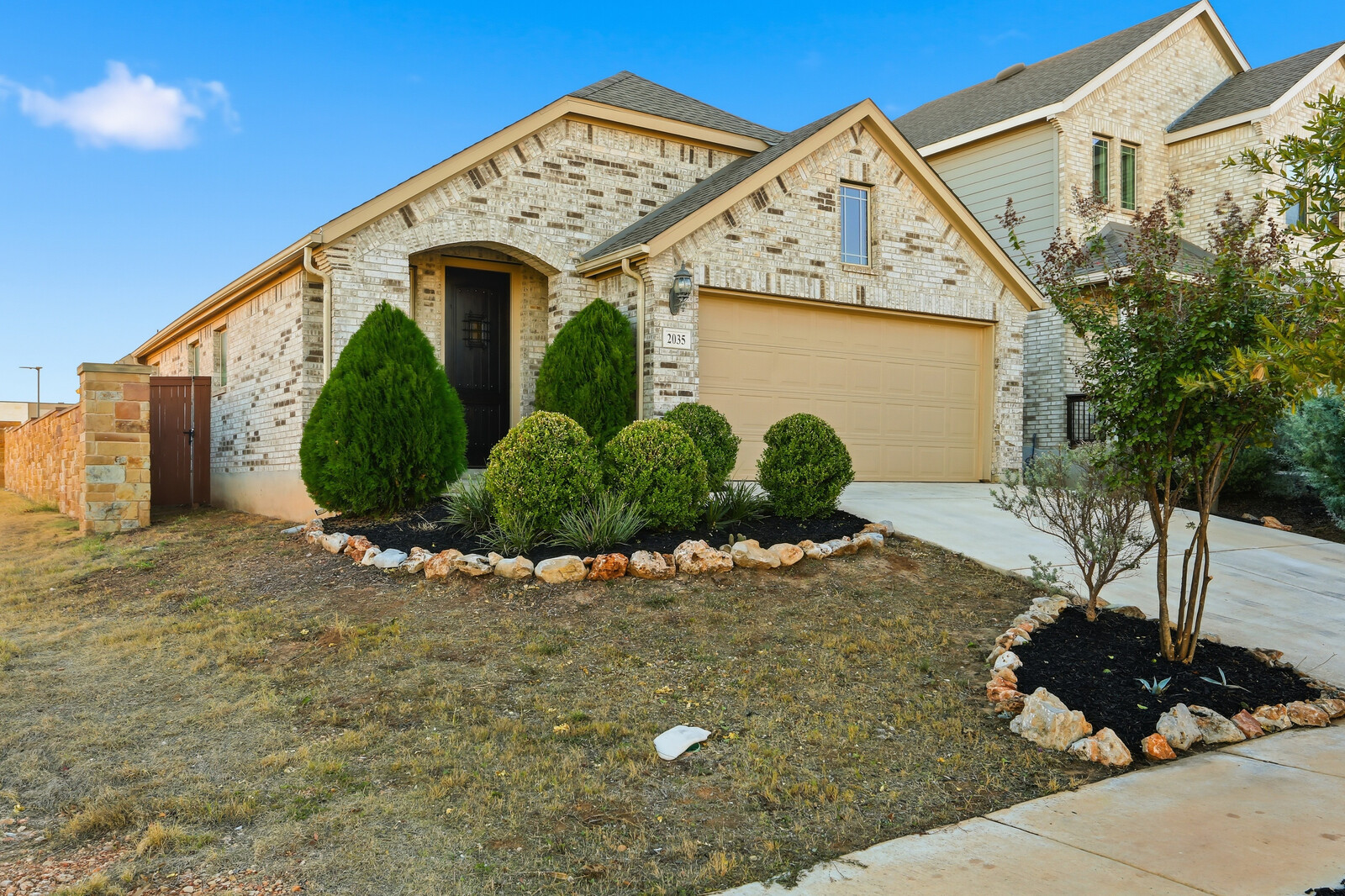 main property photo 1
