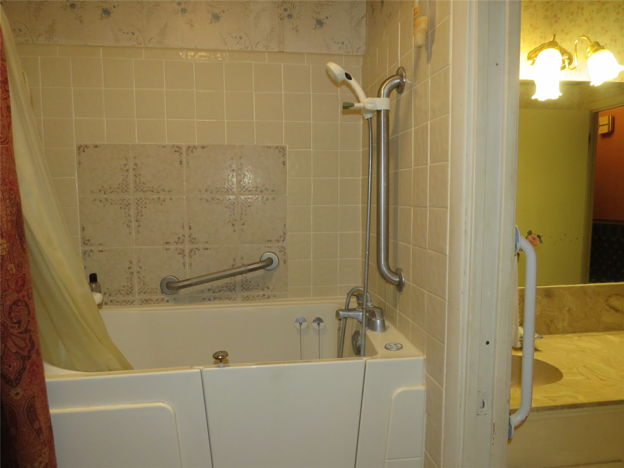 main property photo 18