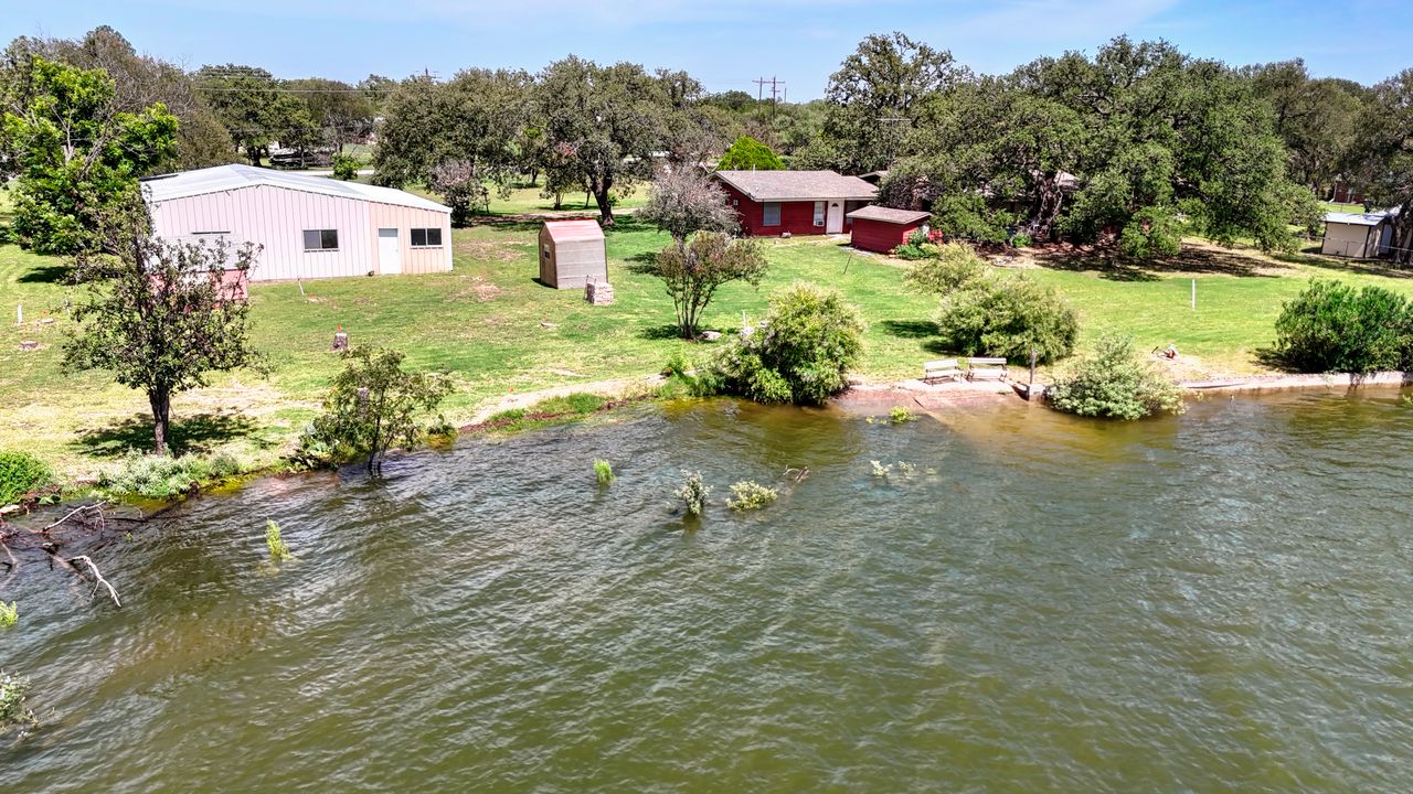 main property photo 28