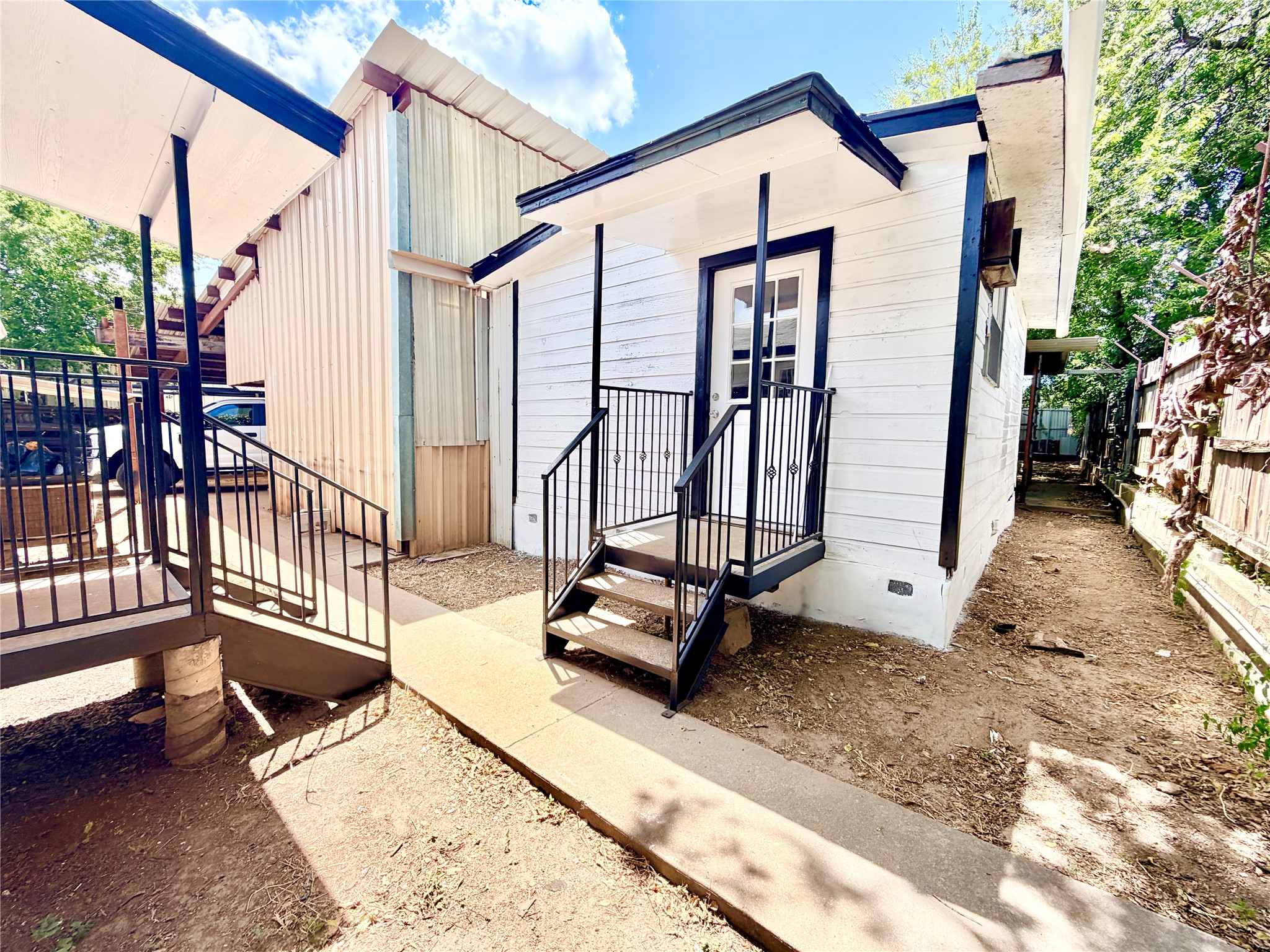 main property photo 32