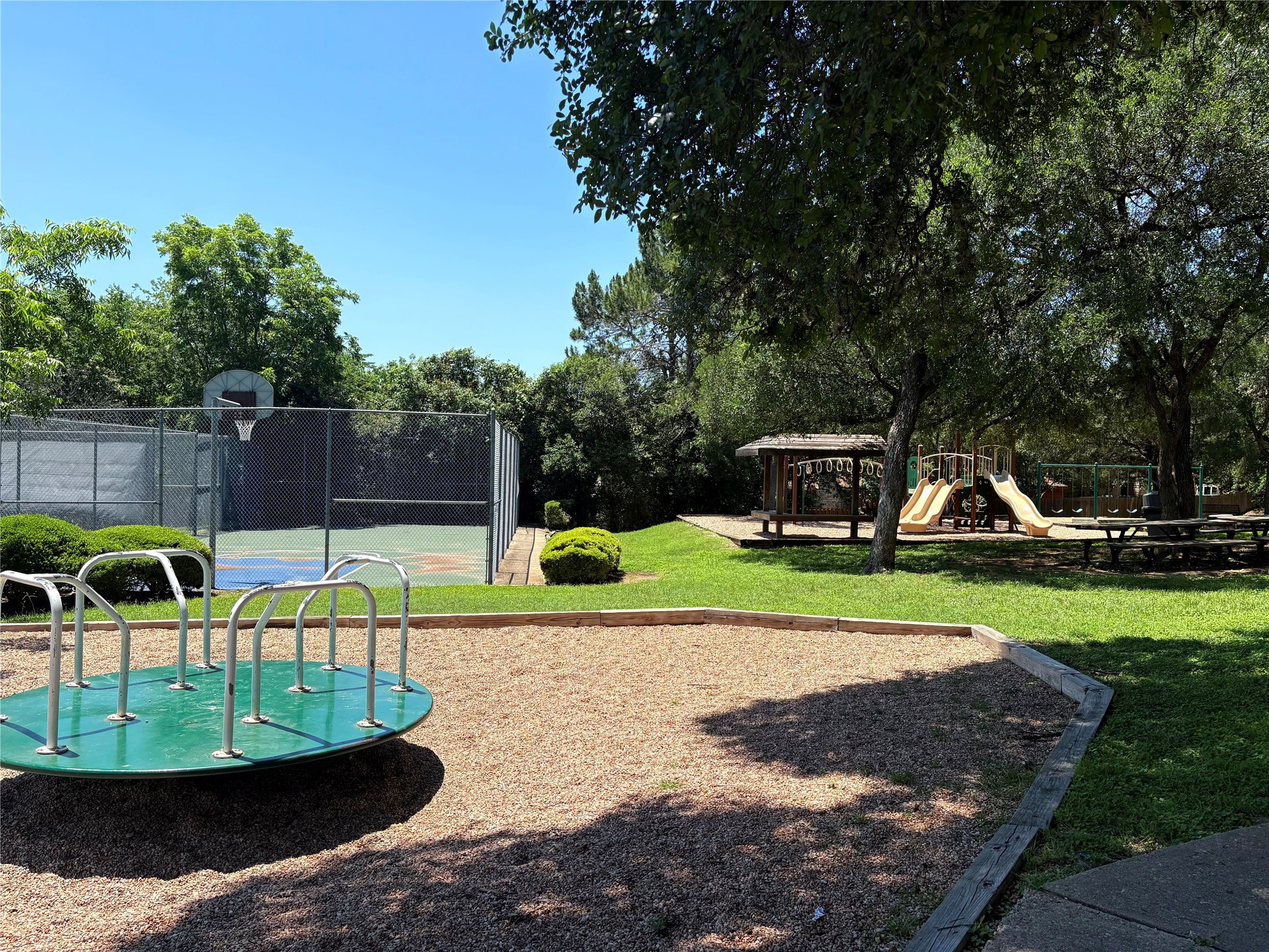 main property photo 34