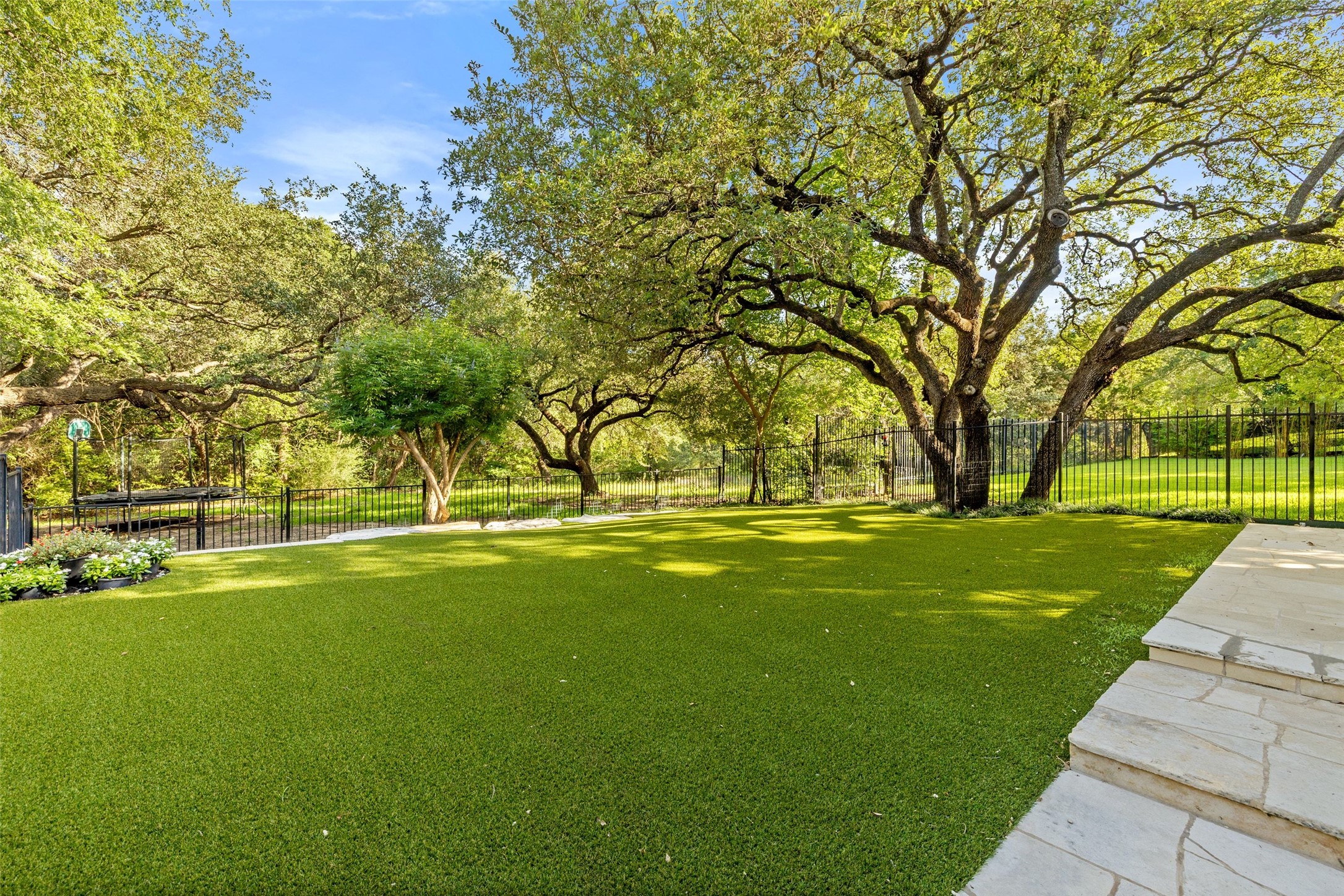 main property photo 31