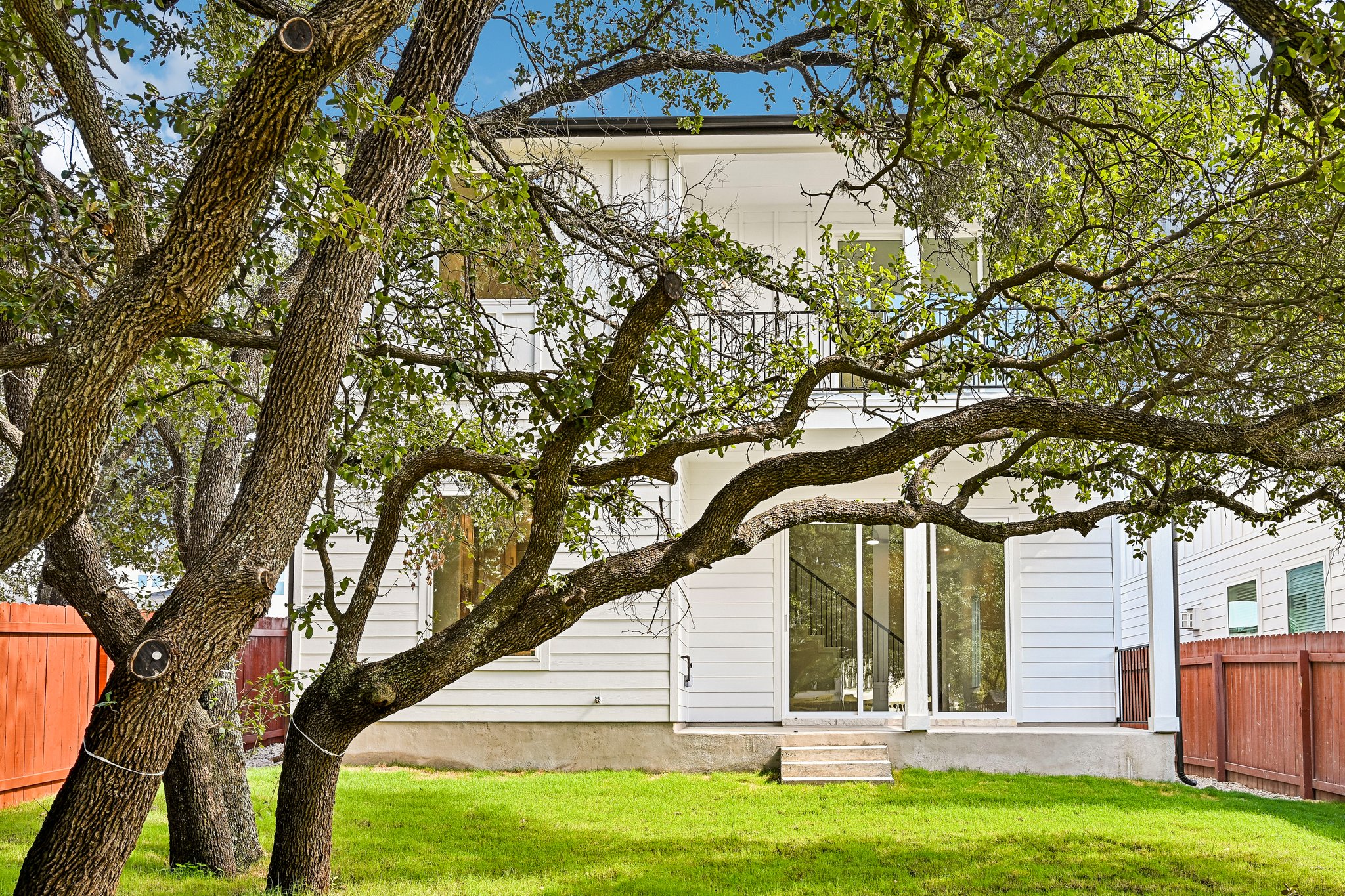 main property photo 31