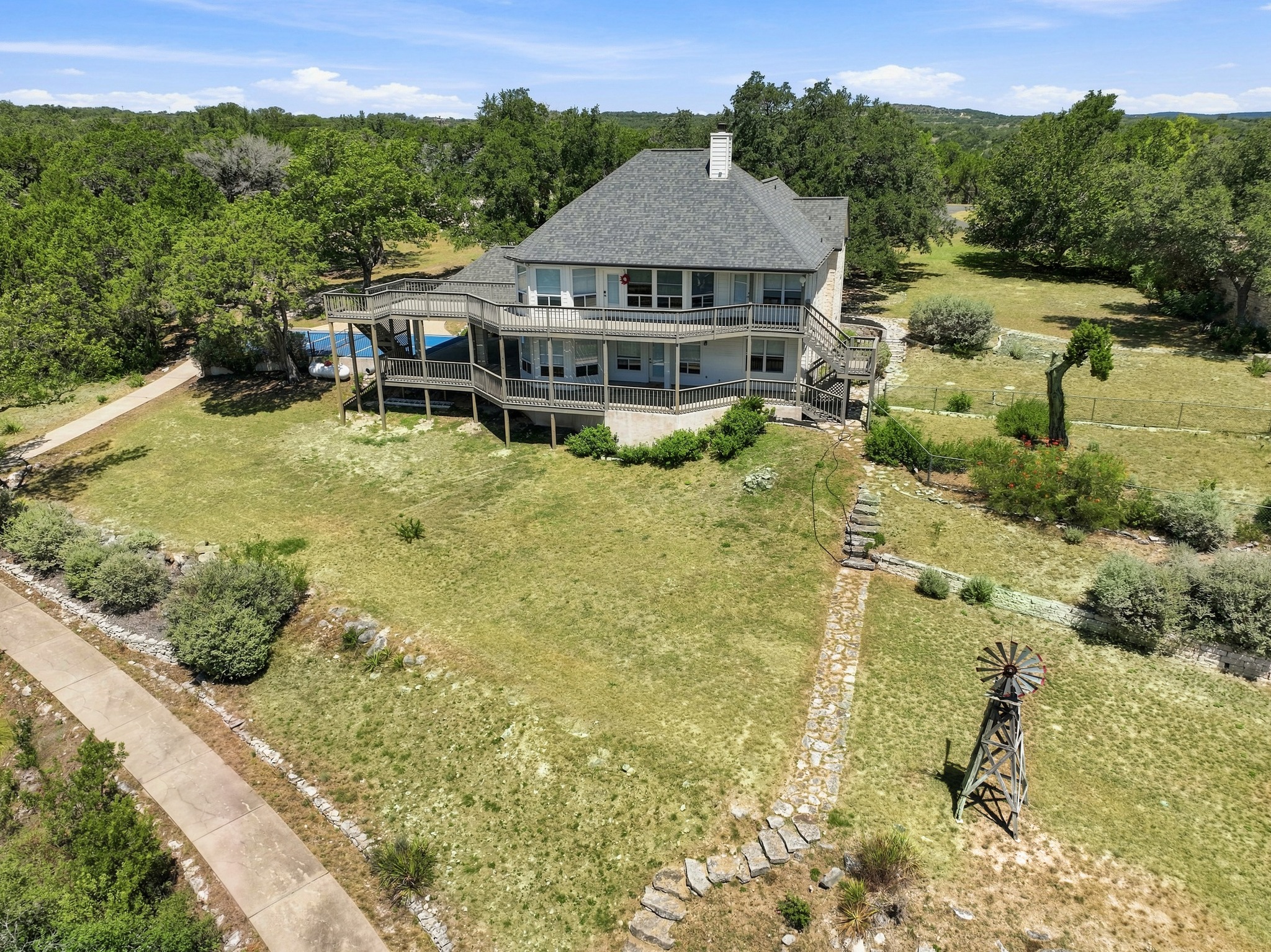main property photo 3