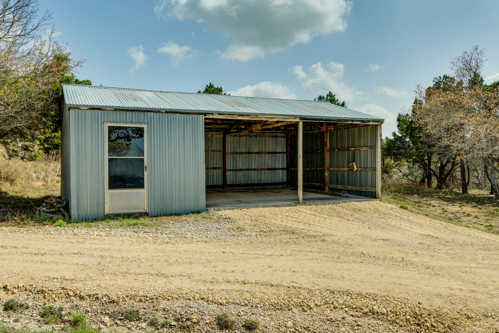 main property photo 33