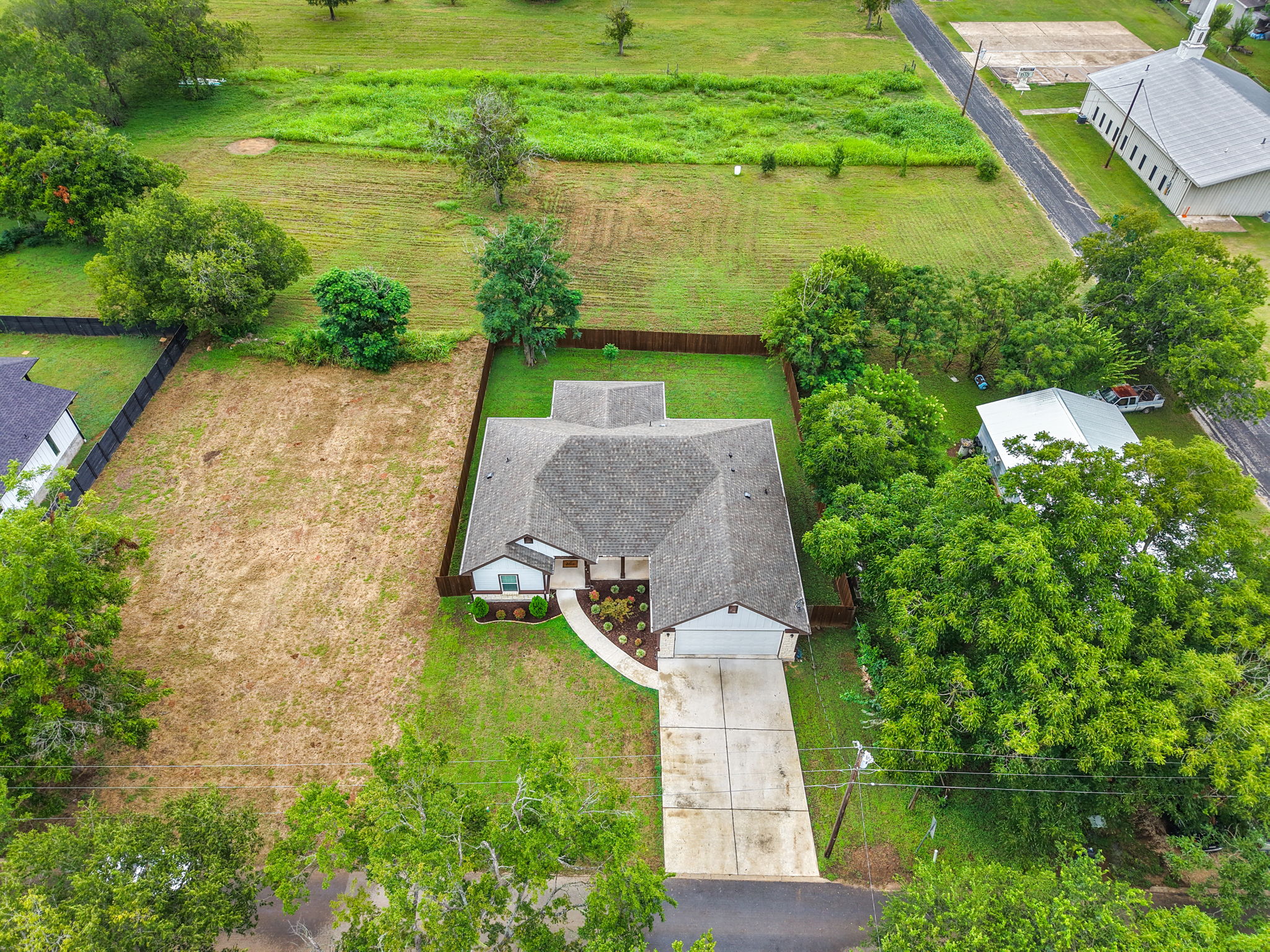 main property photo 27