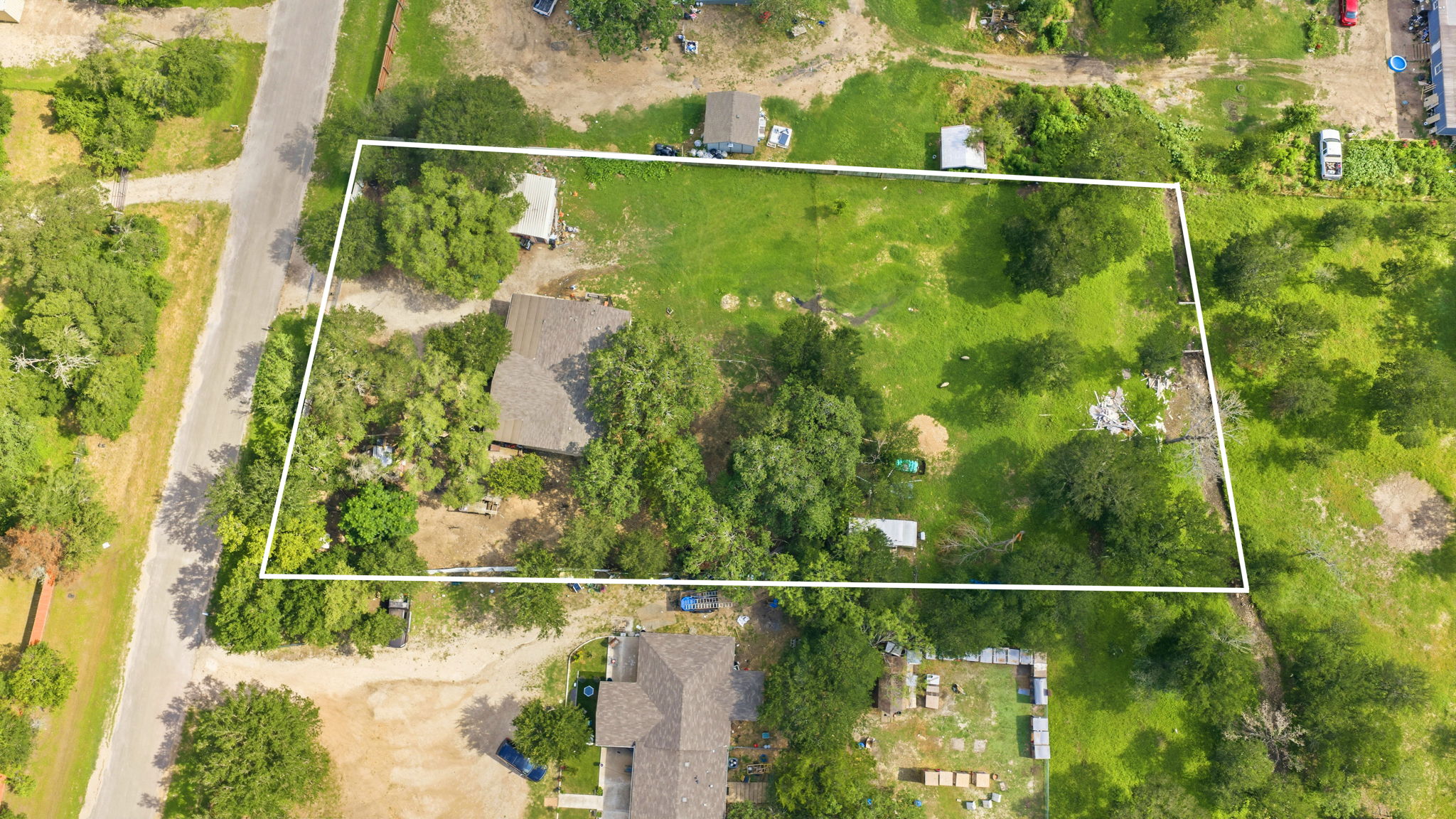 main property photo 11