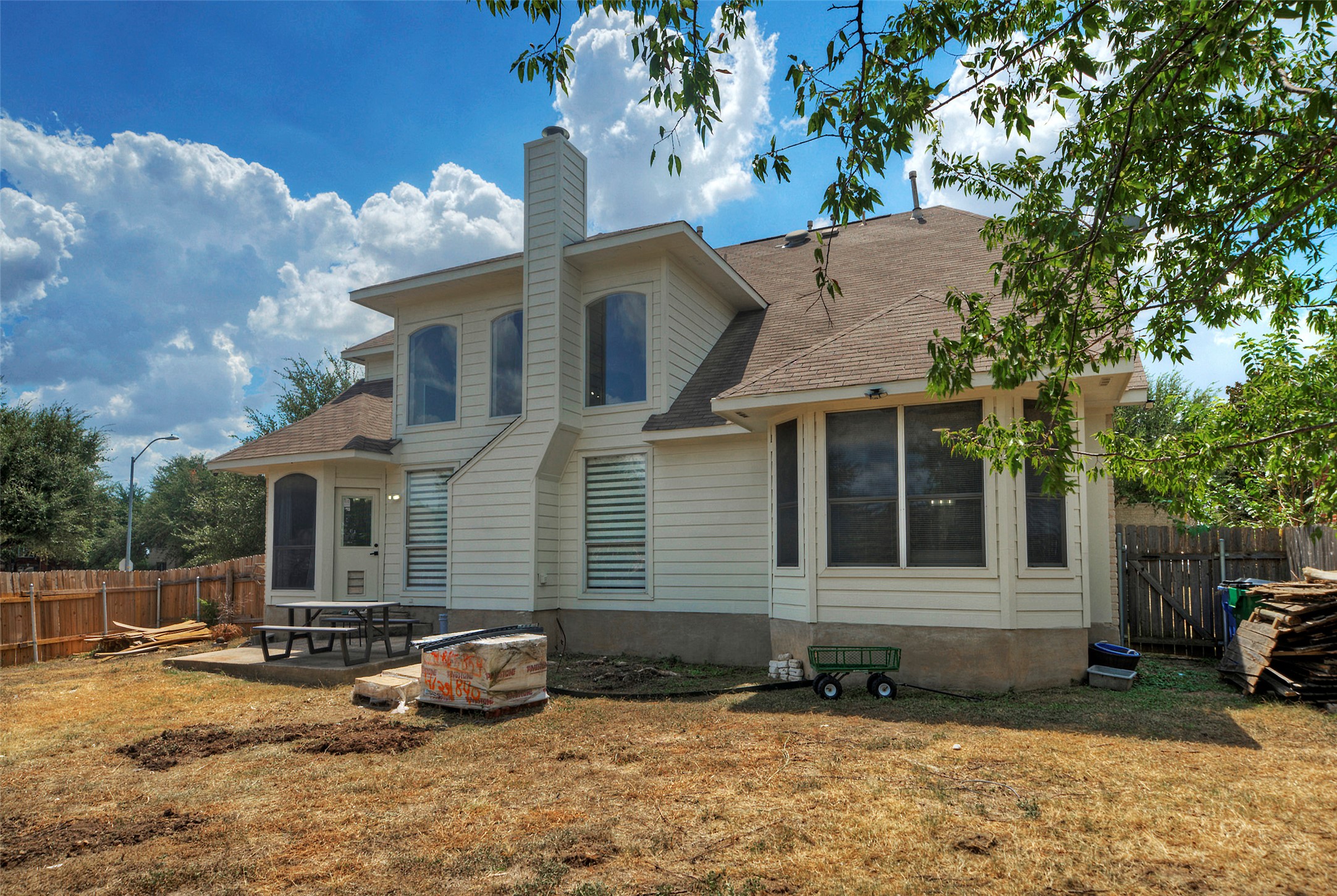 main property photo 30